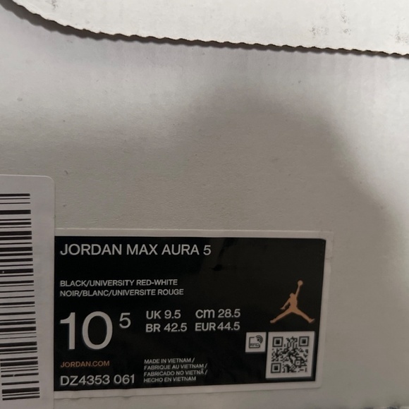 Jordan Max Aura 5 main image 2